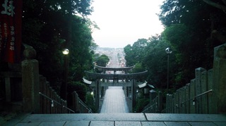 〈お知らせ〉0136:@1608060547優・石段最上部からの眺望・「宮地嶽神社」参道009.jpg
