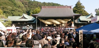写真1601011344拝殿・「宮地嶽神社」初詣007.jpg